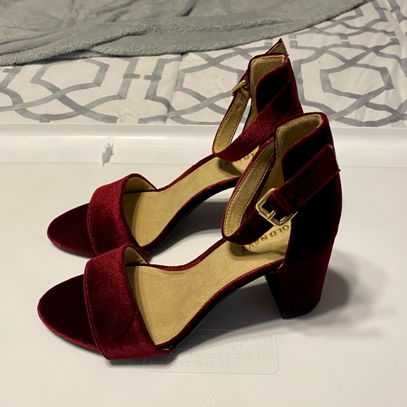 Old Navy Size 6 Burgundy Velvet Chunky Heel with Ankle Strap - Picture 2 of 7